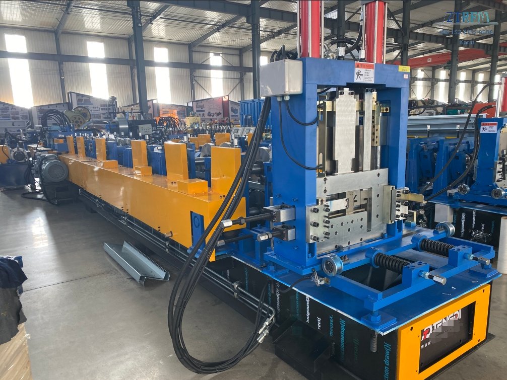 CZ Purlin machine 3.png